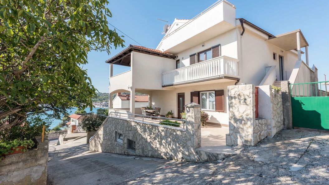 Apartments Snježana Tisno (1)