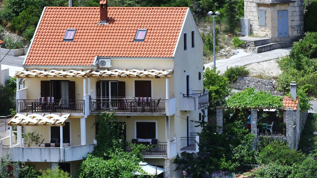 Apartments Boro Splitska (1)