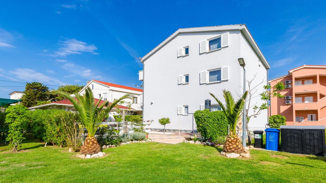 Apartments Damir Barbat (1)