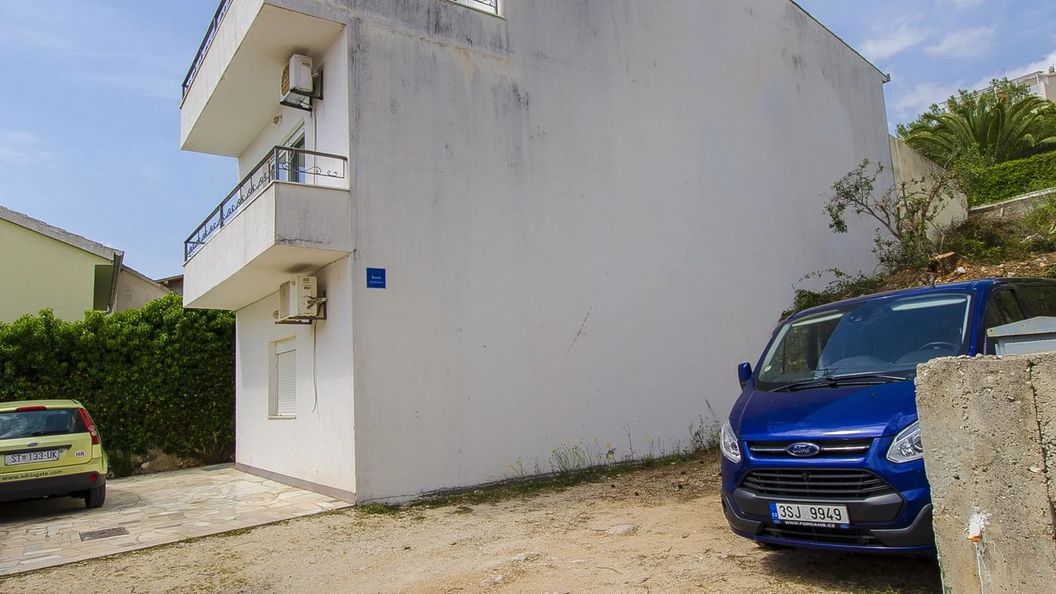 Apartments Zdenka Okrug Donji (1)