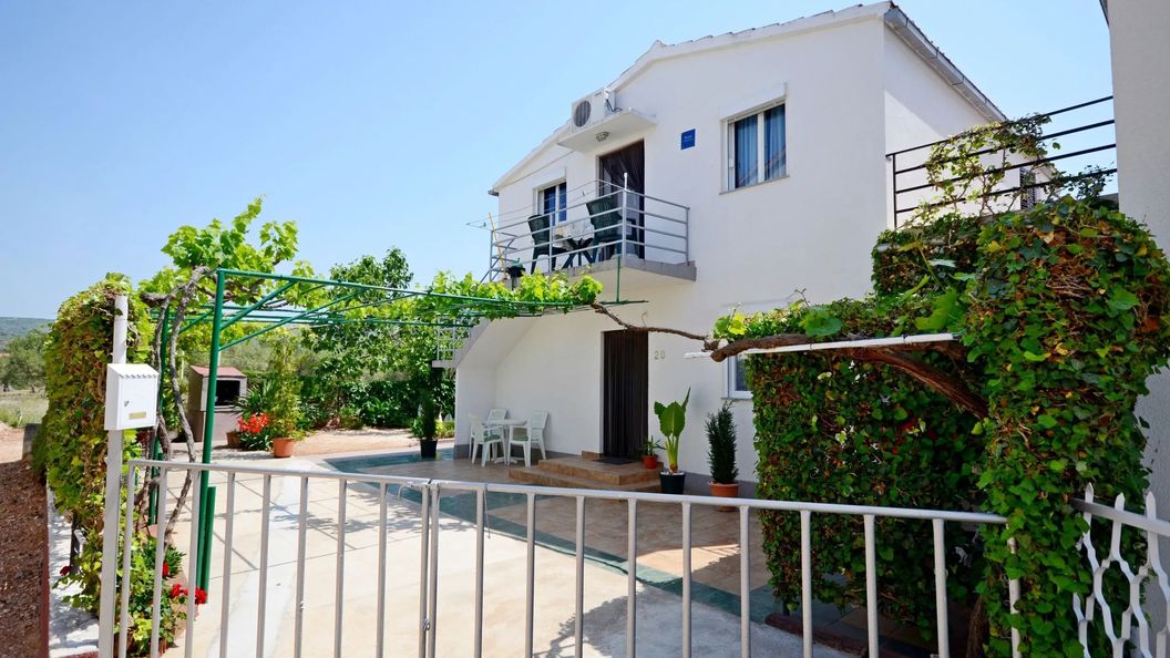 Apartments Jelka Rogoznica (1)