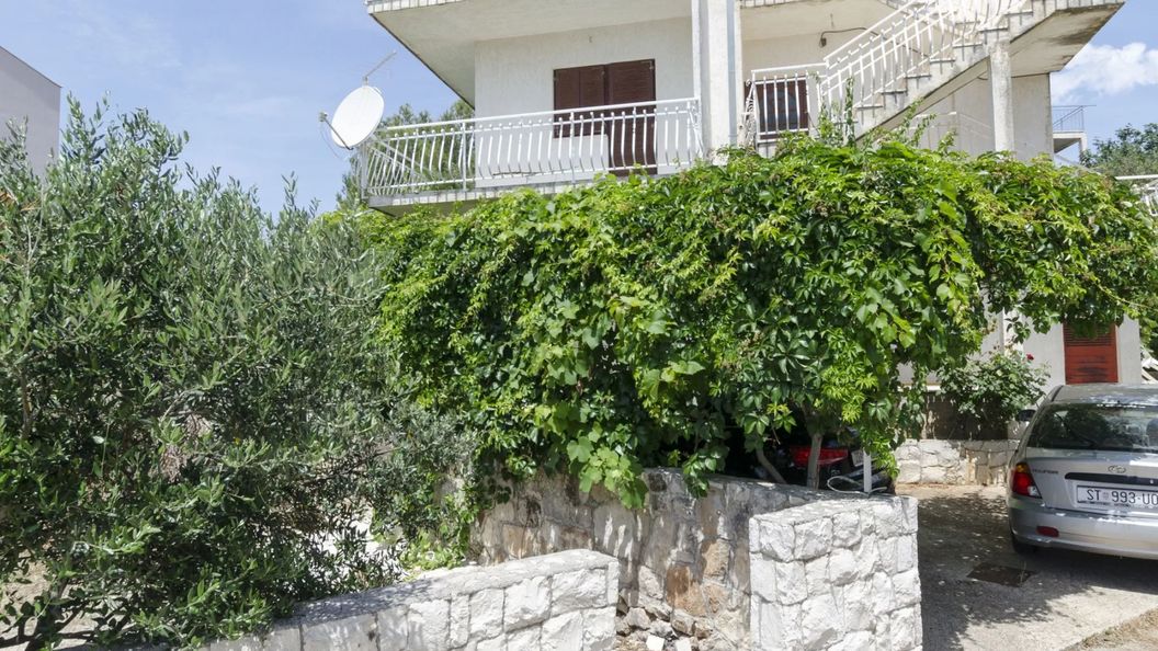 Apartments Mirko Okrug Gornji (1)