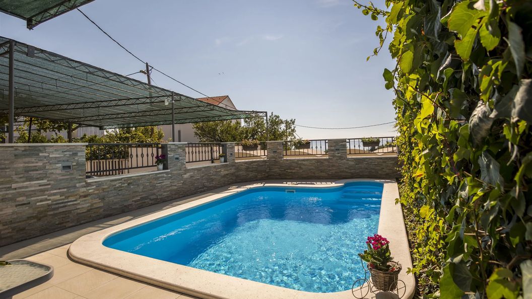 Apartments Igor Podstrana (1)