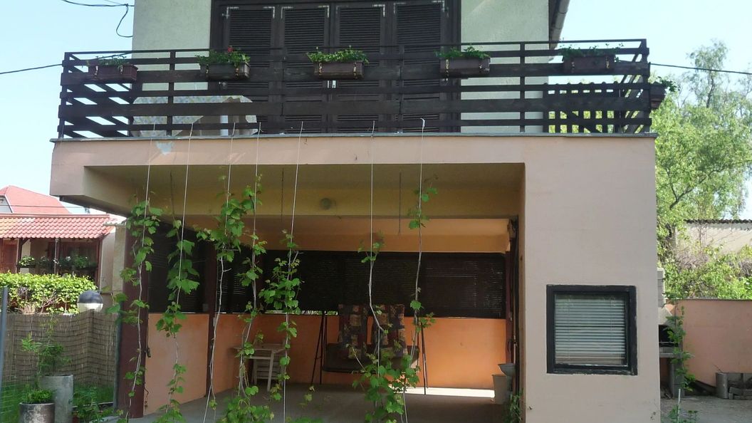 Sárga Pihenőház Szeged (1)