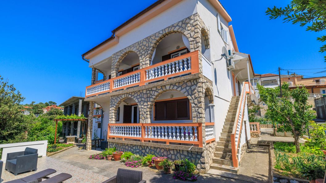 Apartments Albina Lopar (1)