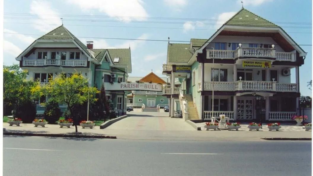 Parish Bull Hotel Kisvárda (1)