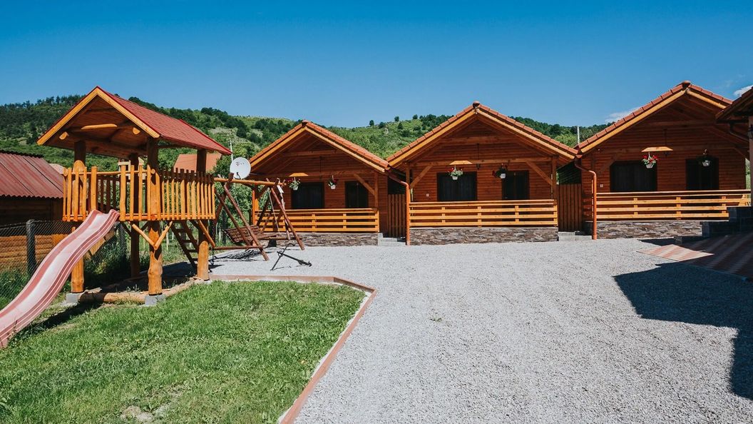 Căsuțe Riverside Praid (1)