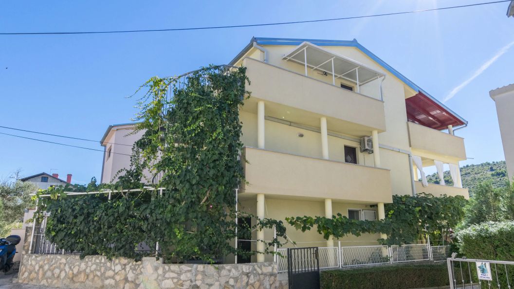 Apartments Glorija Rogoznica (1)