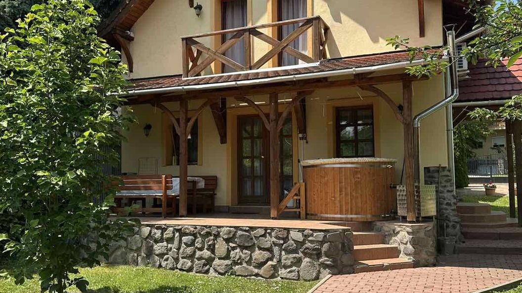 Erdei Vendégház Parádsasvár (1)