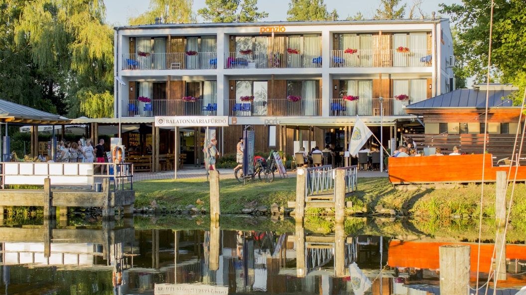 Port Étterem & Panzió **** Balatonmáriafürdő (1)