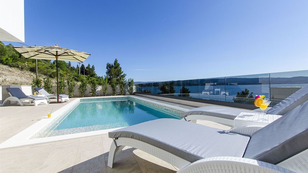 Villa Ivan Omis (1)