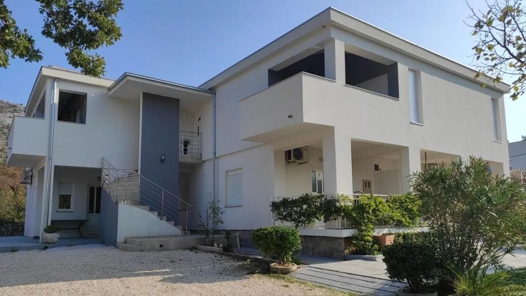 Apartmani Bucića Dvori Starigrad (1)