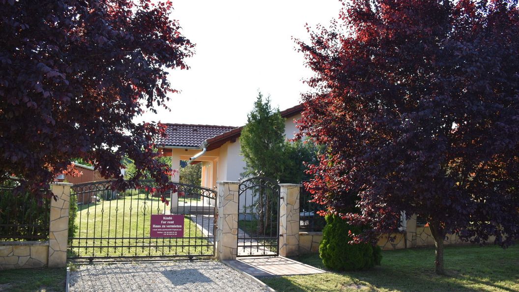 Helka Apartman Balatonvilágos (1)