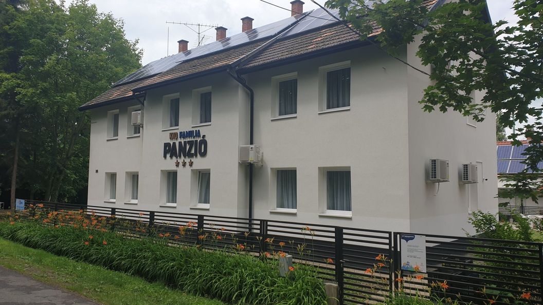 Kid Familia Panzió*** Balatonszárszó (1)