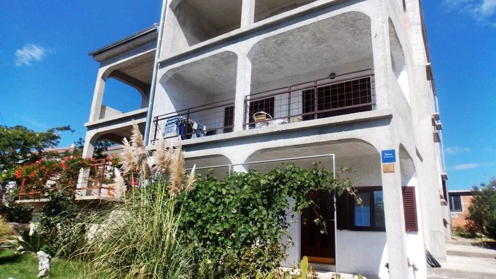 Apartmanok Parkolóhellyel Novi Vinodolski - 5600 (1)