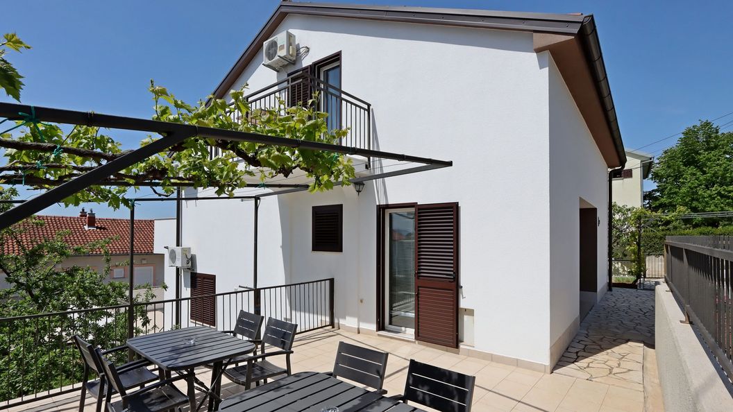 Apartmanok és Szobák Parkolóhellyel Selce Crikvenica - 2362 (1)