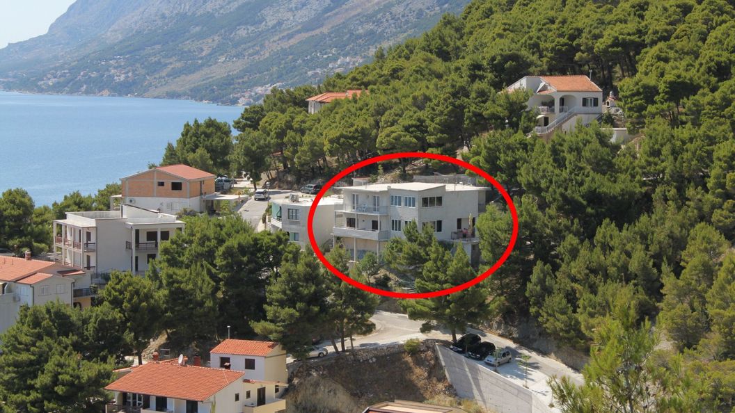 Apartmanok és Szobák Parkolóhellyel Brela, Makarska - 6895 Brela (1)