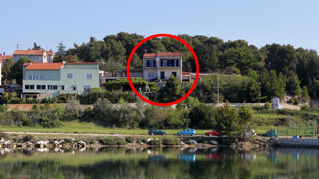 Apartmanok Parkolóhellyel Pula - 7681 (1)