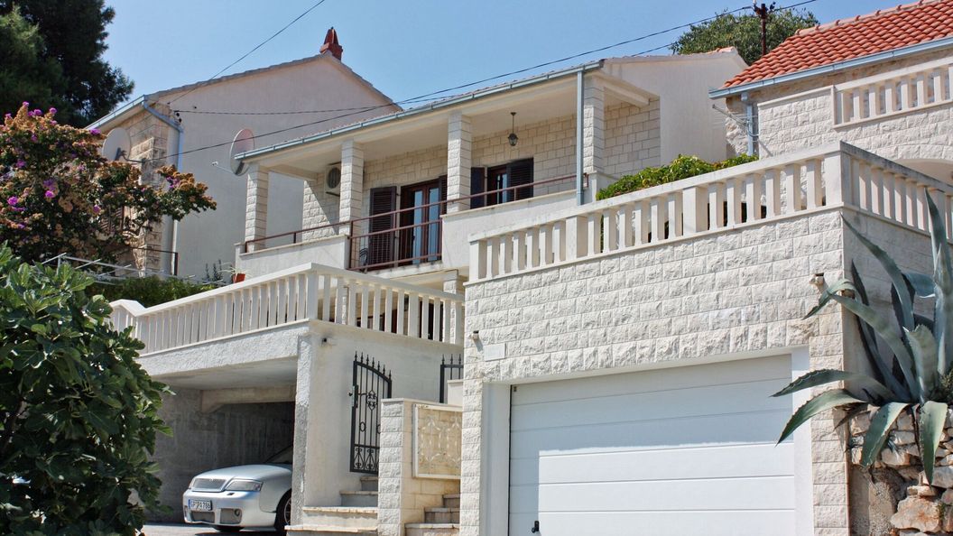 Apartmanok Parkolóhellyel Sutivan, Brac - 2846 Sutivan (1)