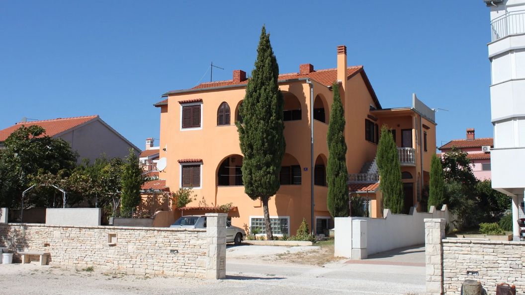 Apartmanok Parkolóhellyel Medulin - 7208 (1)