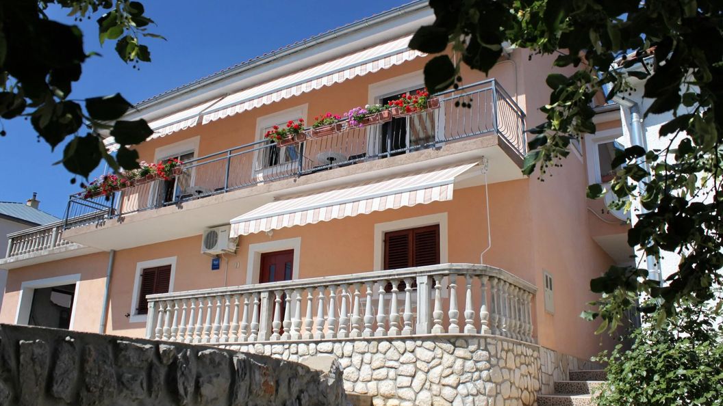 Apartmanok és Szobák Parkolóhellyel Senj - 5569 (1)