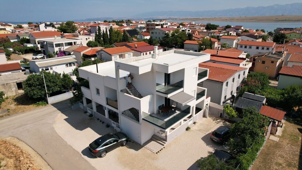 Apartmanok Parkolóhellyel Vir - 12692 (1)