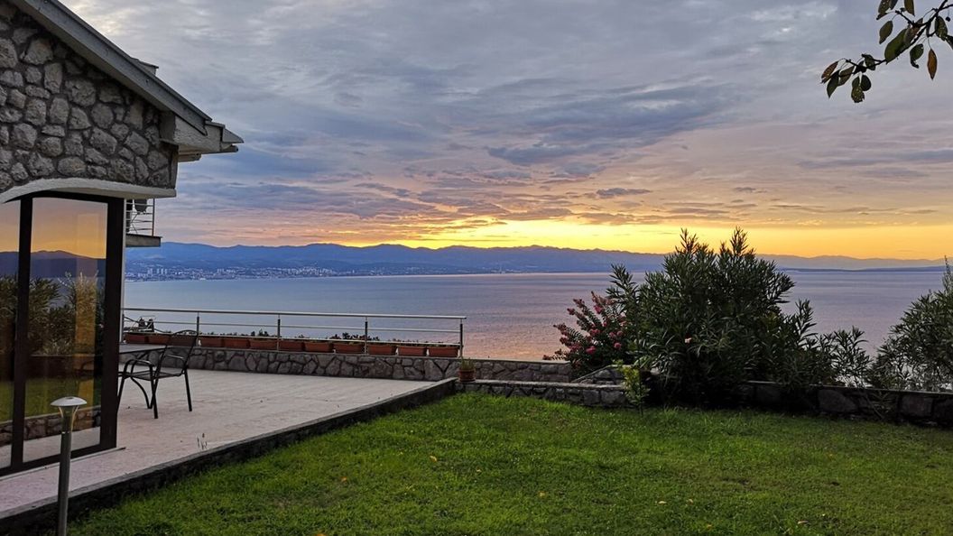Apartmanok Parkolóhellyel Lovran, Opátia - Opatija - 2357 Lovran (1)