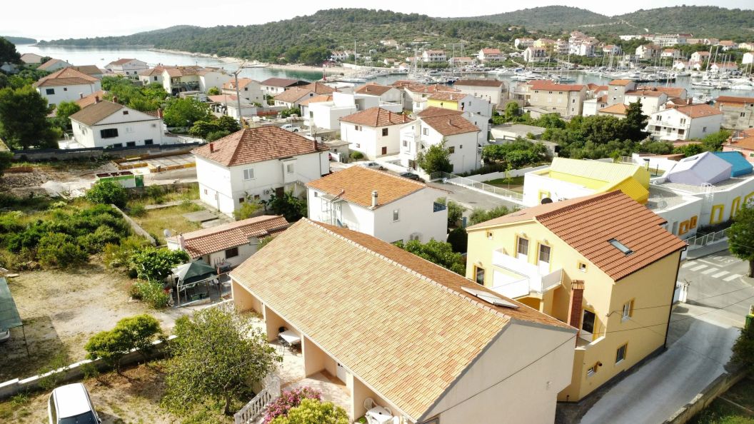Apartments With Parking Space Jezera, Murter - 5107 Jezera (1)