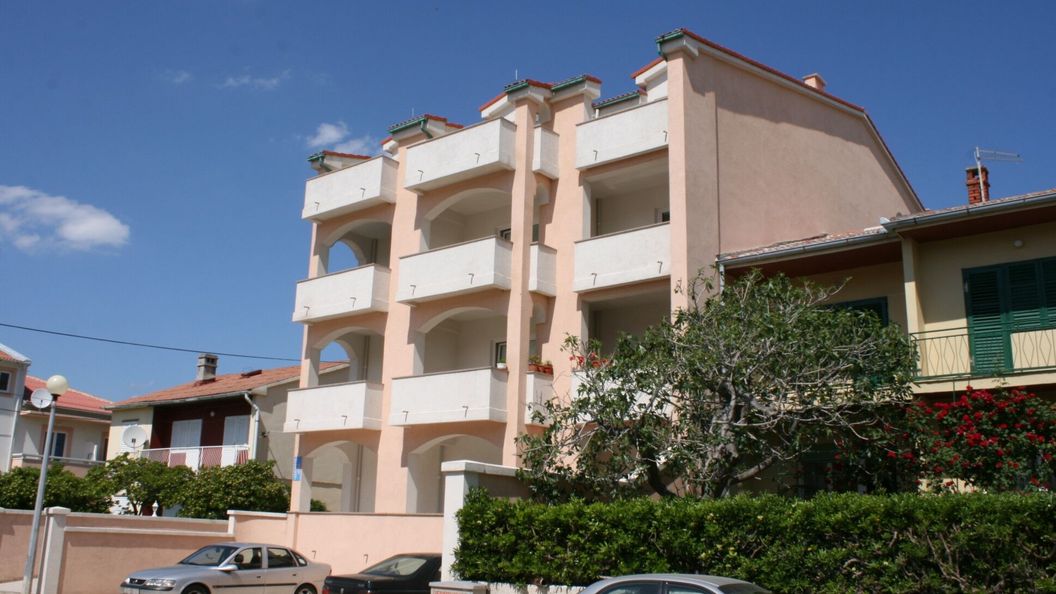 Apartmanok és Szobák A Tenger Mellett Pag - 6311 (1)