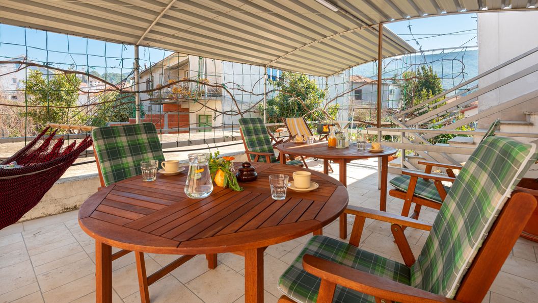 Apartmanok A Tenger Mellett Jelsa, Hvar - 11319 Jelsa (1)