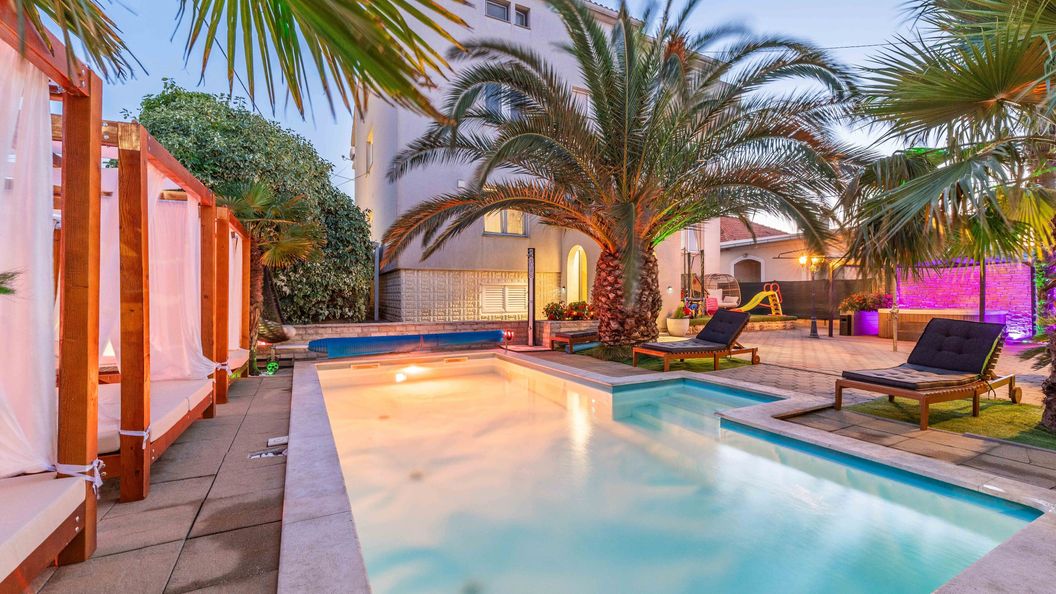 Apartmanok és Szobák Medencével Sukosan, Zadar - 5906 Sukošan (1)