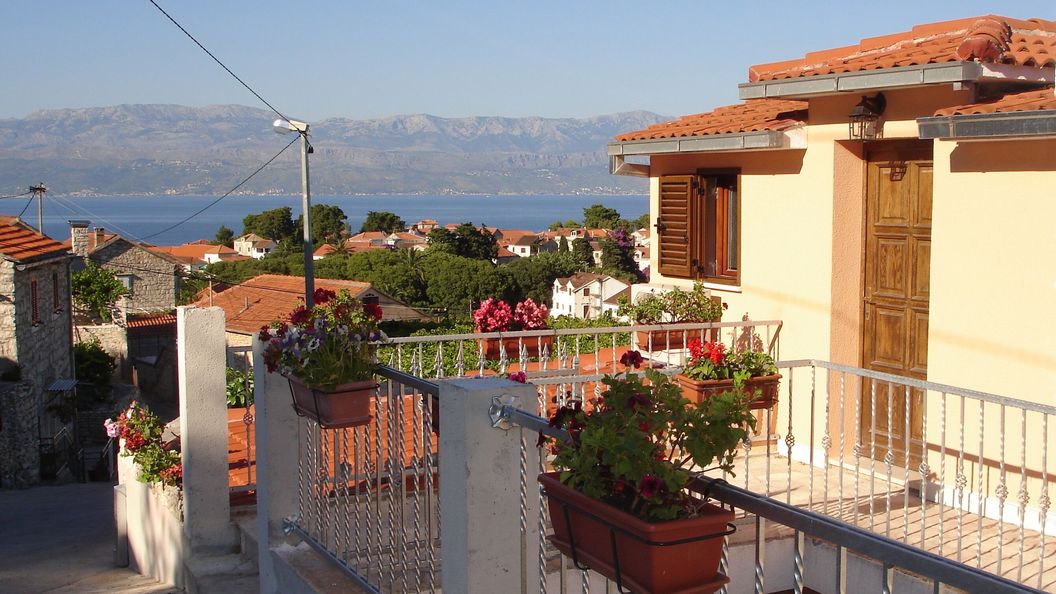 Apartmanok Parkolóhellyel Sutivan, Brac - 745 Sutivan (1)