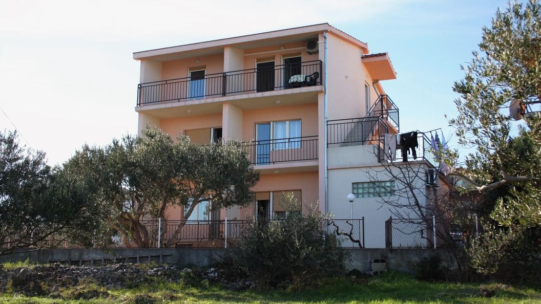 Apartmanok Parkolóhellyel Slatine, Ciovo - 5998 Slatine (1)