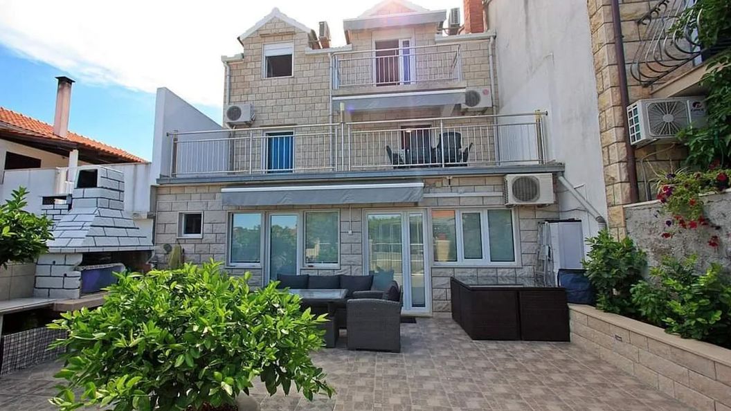 Apartmanok Internet Hozzáféréssel Supetar, Brac - 5665 Supetar (1)