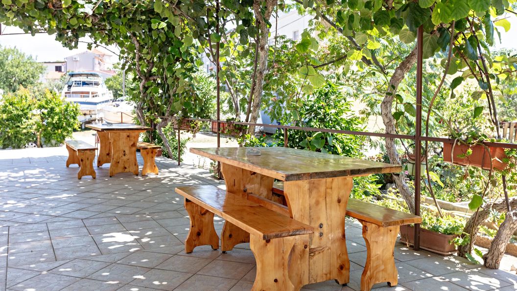 Apartmanok Parkolóhellyel Pirovac, Sibenik - 13263 Pirovac (1)