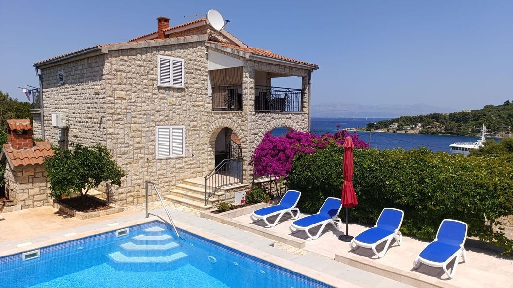 Apartmanok Családok Részére Medencével Rogac, Solta - 5183 Rogač (1)