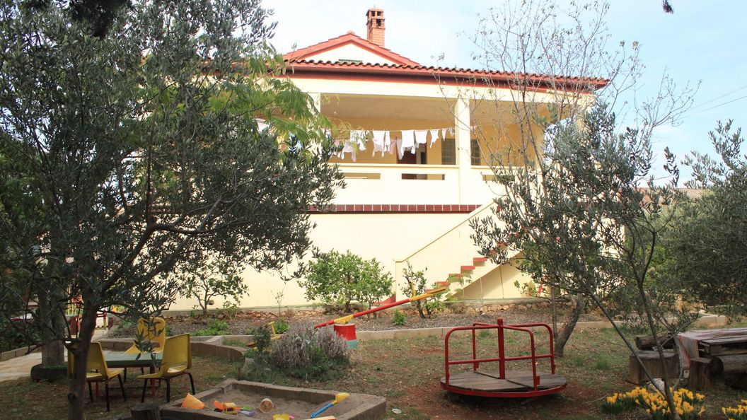 Apartmanok Parkolóhellyel Ugljan - 8479 (1)