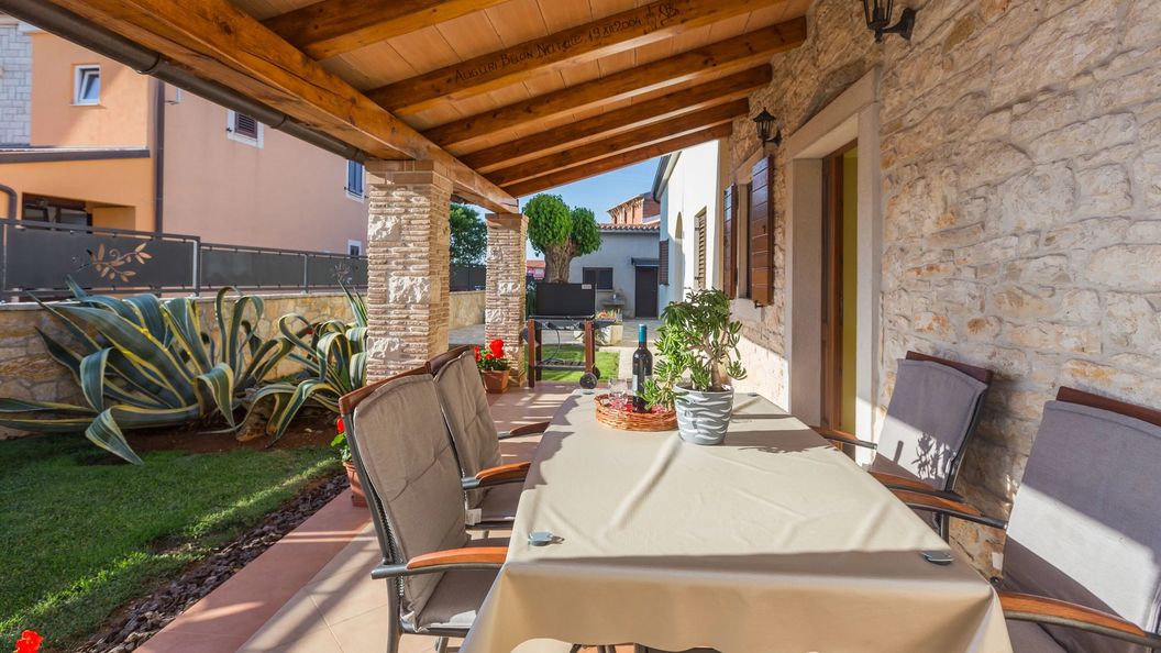 Apartmanok Parkolóhellyel Tar, Porec - 13245 Tar (1)