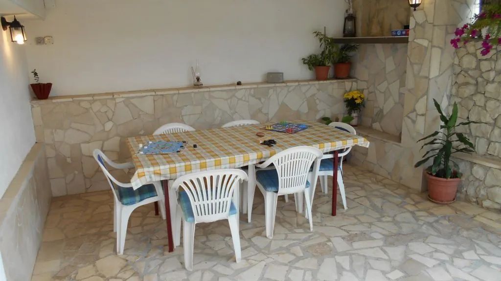 Apartmanok Parkolóhellyel Slatine, Ciovo - 12811 Slatine (1)