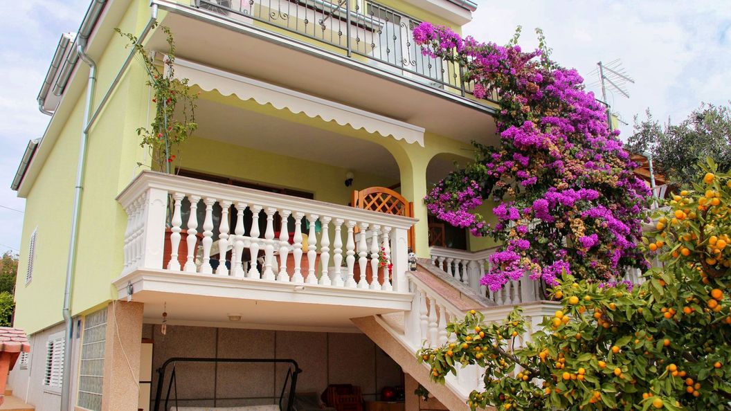 Apartmanok Parkolóhellyel Vodice - 6271 (1)