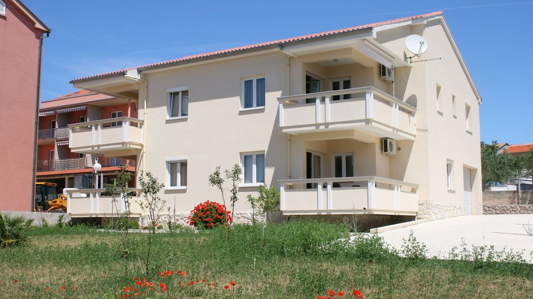 Apartmanok Parkolóhellyel Novalja, Pag - 3294 Novalja (1)