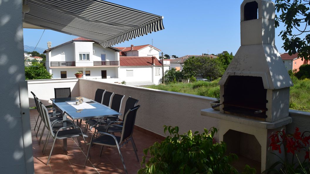 Apartmanok Parkolóhellyel Rab - 12383 (1)