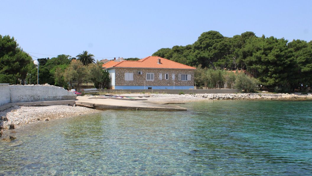 Családi Apartmanok A Tenger Mellett Ugljan - 828 (1)