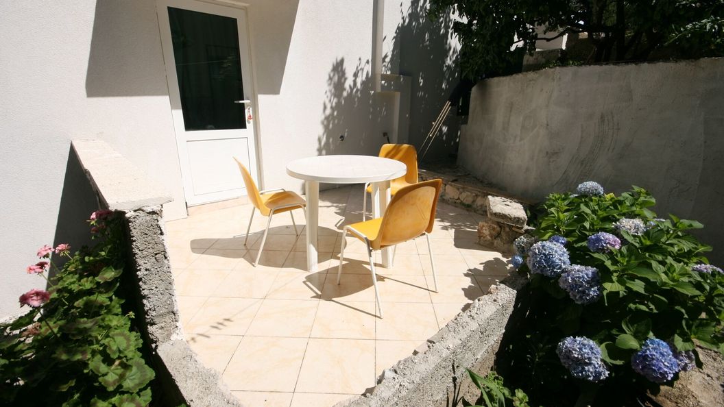 Apartmanok Parkolóhellyel Podgora, Makarska - 6682 Podgora (1)