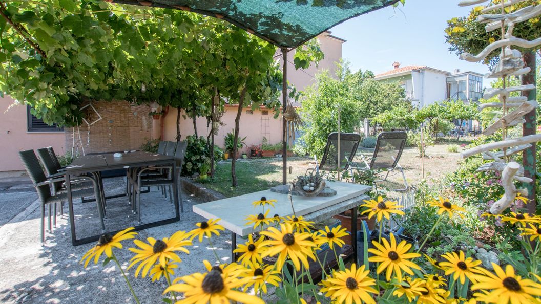 Apartmanok Parkolóhellyel Umag - 2529 (1)