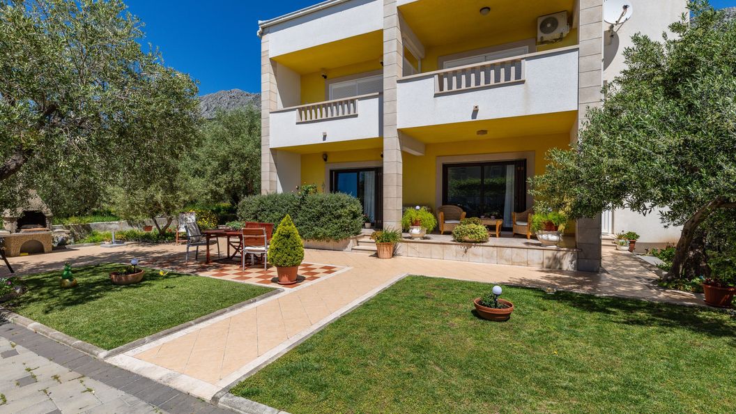 Apartmanok Parkolóhellyel Duce, Omis - 2778 Duće (1)