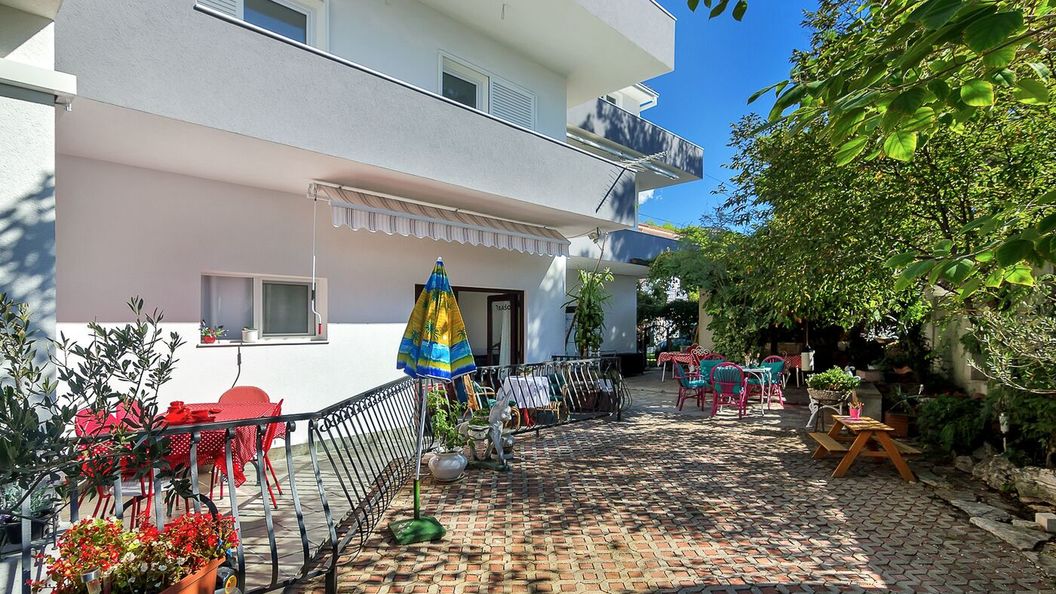Apartmanok Parkolóhellyel Makarska - 6909 (1)