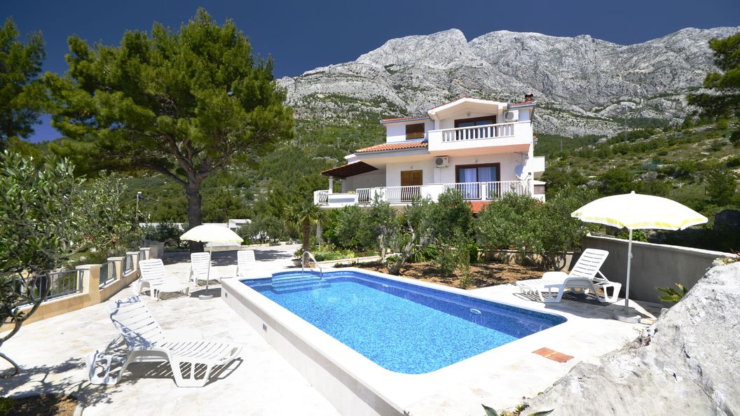 Apartmanok Családok Részére Medencével Baska Voda, Makarska - 12442 Baška Voda (1)