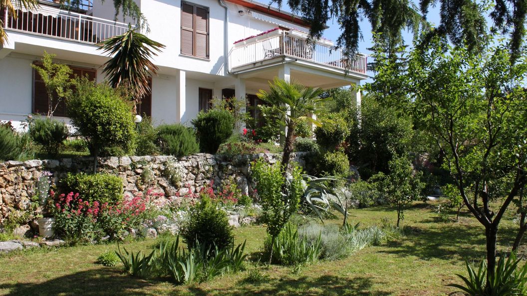 Apartmanok Parkolóhellyel Lovran, Opátia - Opatija - 2303 Lovran (1)