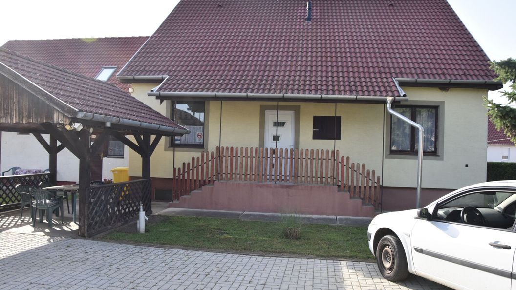 Aranymedve Vendégház És Apartmanok Poroszló (1)